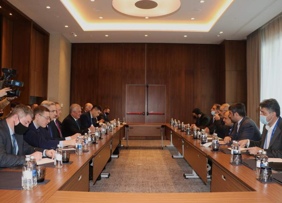 Delegasi Bertemu Ketika Dialog Astana Dimulai