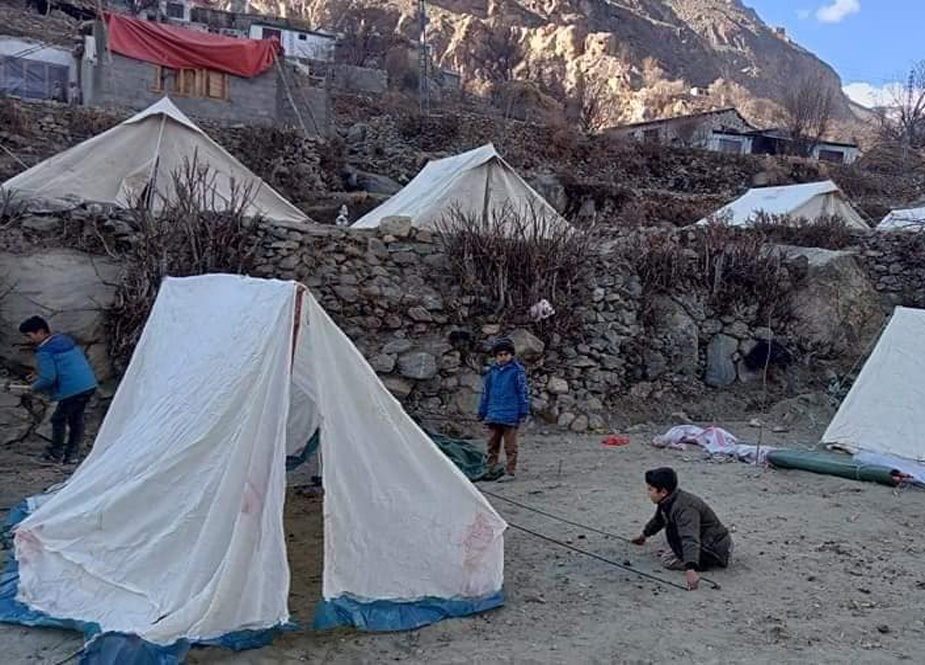 زلزلہ متاثرین کیلئے عارضی کیمپ