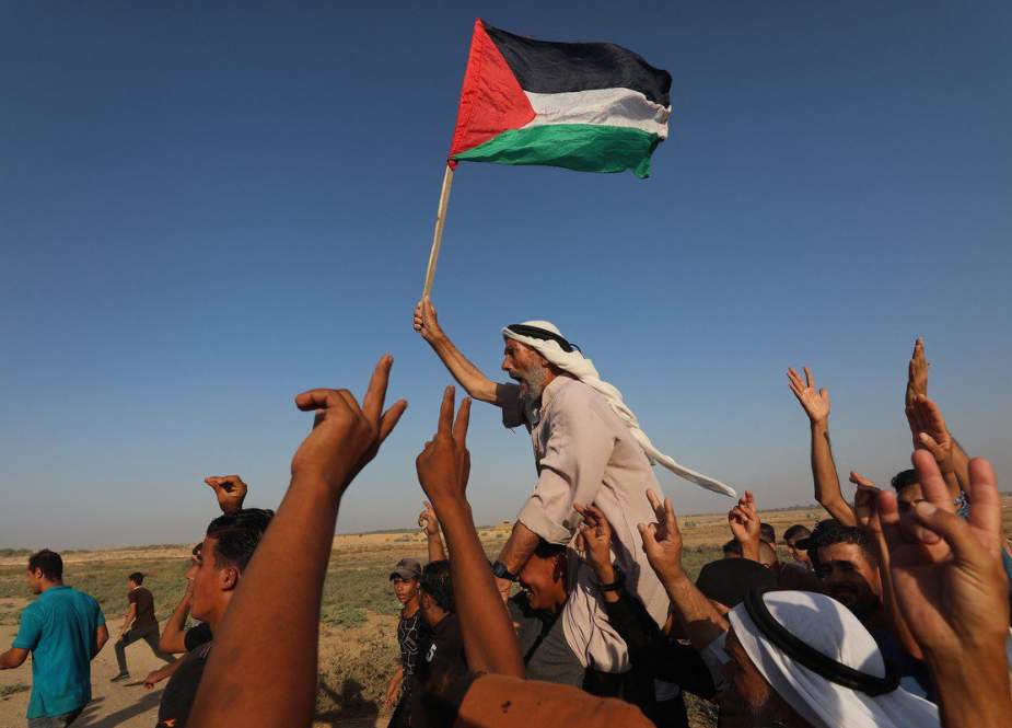 Warga Palestina mendemo blokadi Khan Yuni (MEMO).