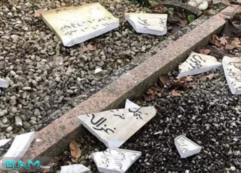 Islamophobic Vandals Attack Gravestones in Muslim Cemetery in Germany