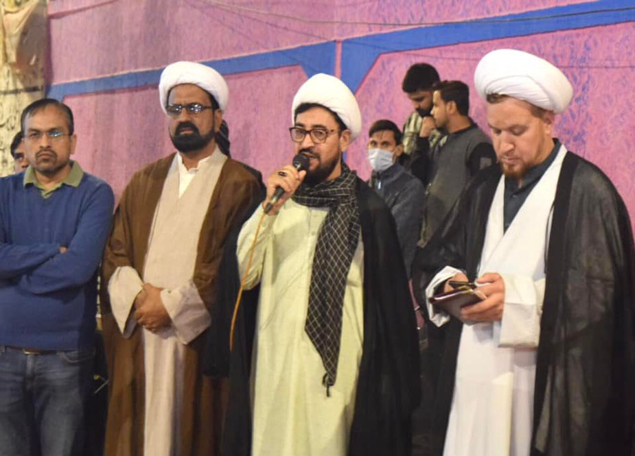 حاج قاسم سلیمانی اور ابومہدی مہندس کی برسی کی مناسبت سے کراچی میں دعائیہ تقریب و چراغاں کا انعقاد