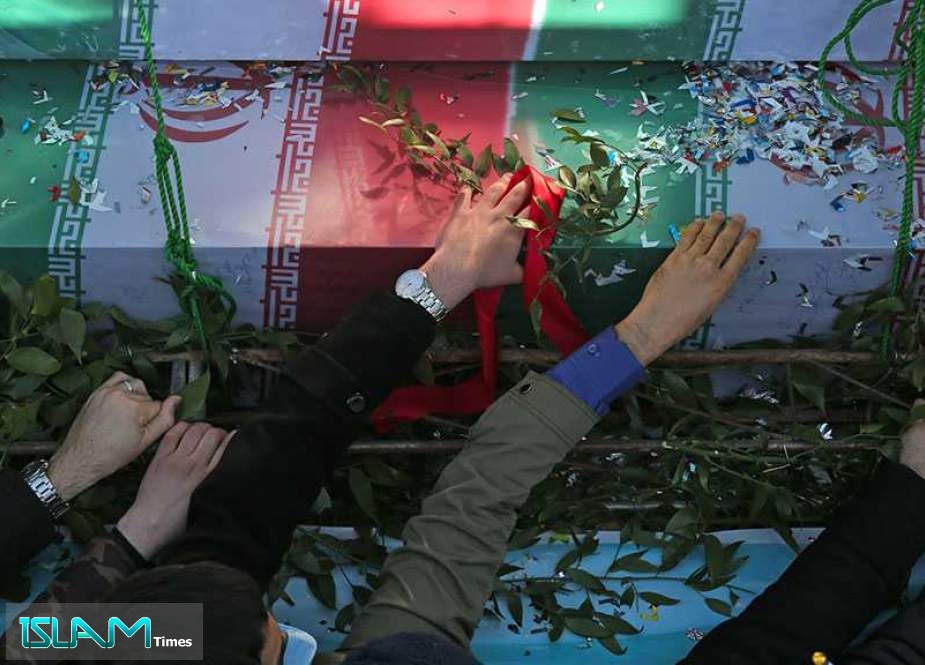 Ayatollah Khamenei Sends Message on Funeral Ceremony of Unidentified Martyrs