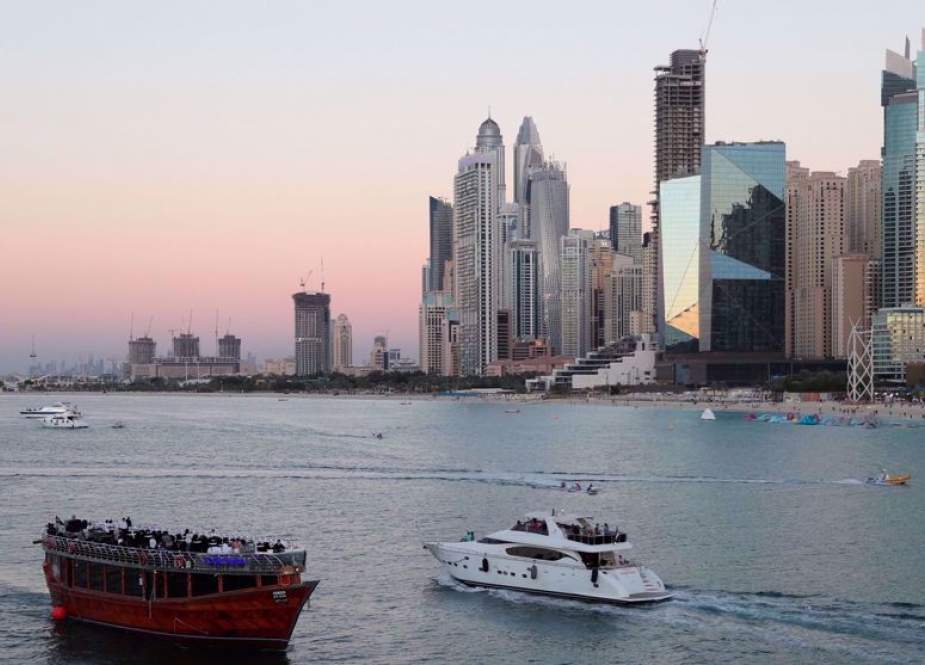 Pergantian Akhir Pekan Gaya Barat UEA Mengguncang Emirat