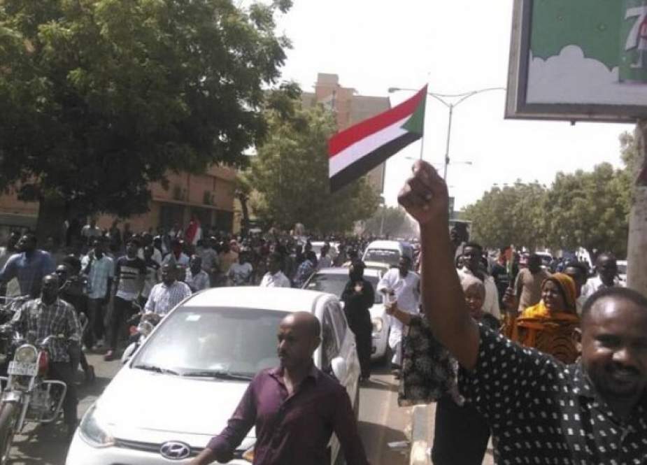 الاتحاد الأوروبي يدين العنف ضد المحتجين في السودان