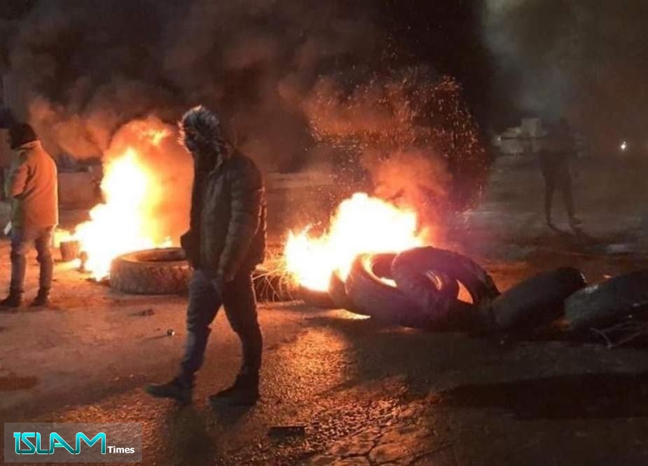 Palestinian Protesters Clash with Israeli Forces in Nablus