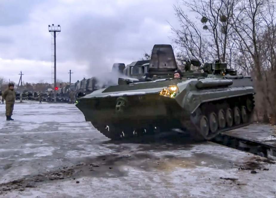 Tank Rusia di Belarus (Politico).