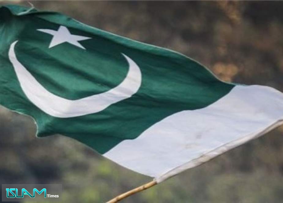 3 Killed, 23 Injured in Bomb Blast in Pakistan