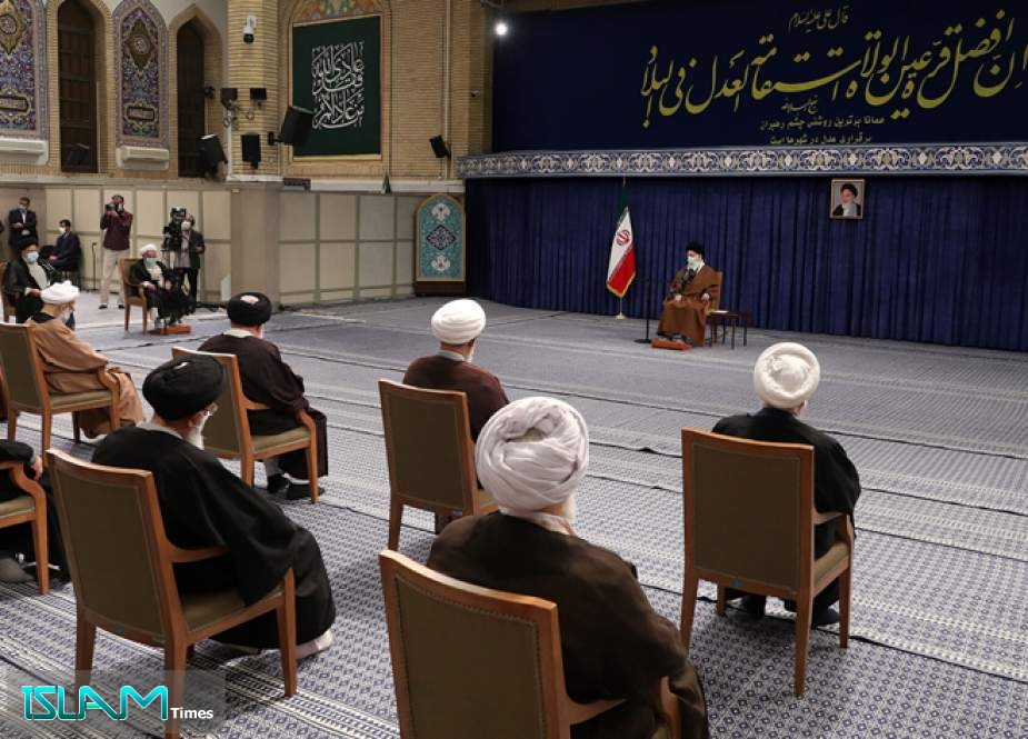 Ayatollah Khamenei Receives Assembly of Experts