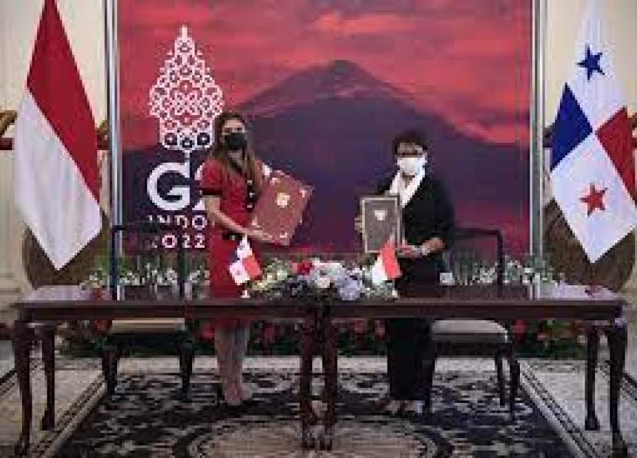 Menteri Luar Negeri RI Retno Marsudi dan Menteri Luar Negeri Panama Erika Mouynes