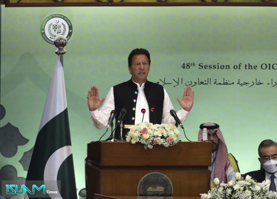 Pakistani Prime Minister Imran Khan speaks at a meeting for the Organization of Islamic Cooperation, at the Parliament House in Islamabad, Pakistan, March 22, 2022.