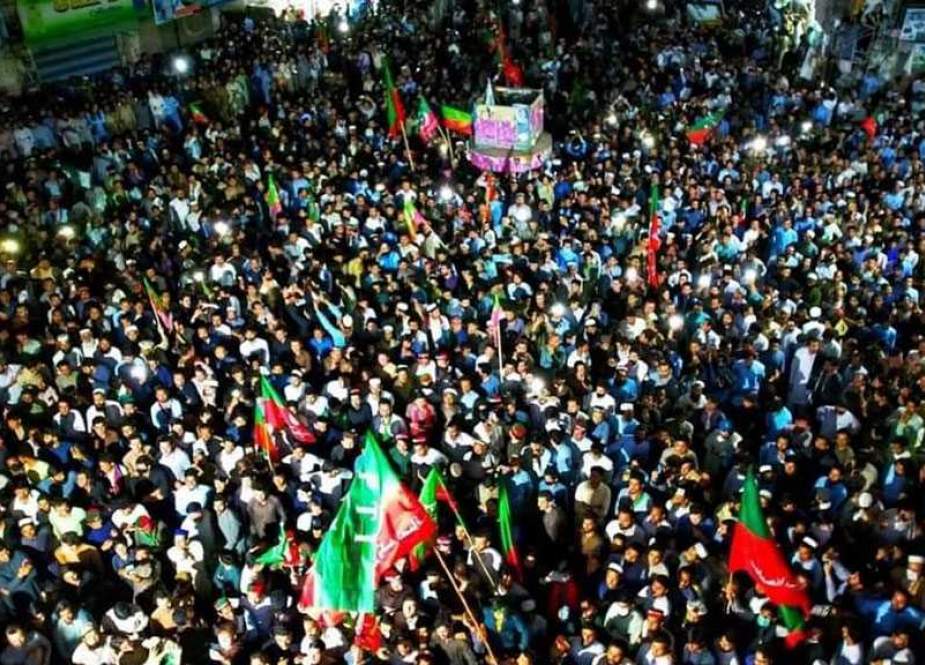 Pakistan: Protes Massal Menentang Pemerintah Impor, Partai Khan Ancam Mundur secara Massal