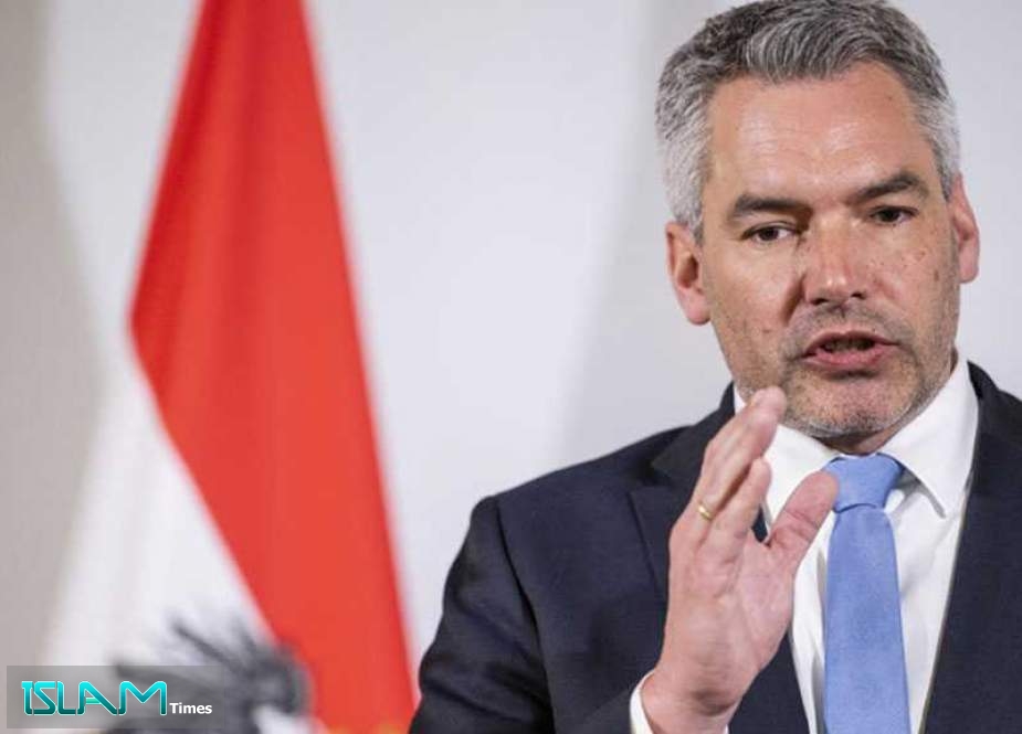 Austrian Chancellor Says Putin Intends To ‘Resolve’ Donbass Conflict