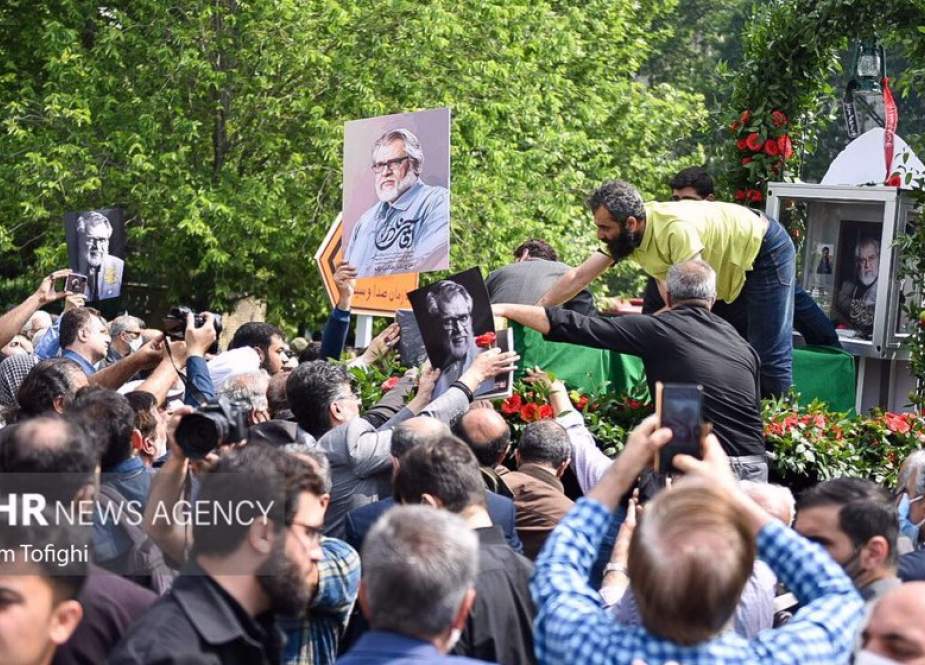 Tokoh Media Iran Terkenal Talebzadeh Dimakamkan di Tehran