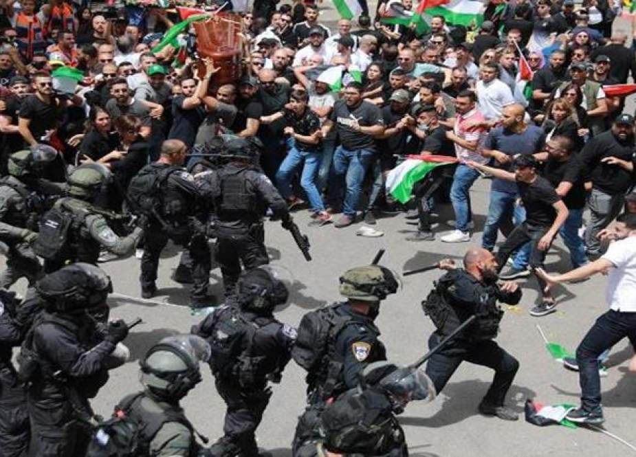 Polisi Pendudukan Israel Serang Konvoi Pemakaman Wartawan Ikon Al Jazira