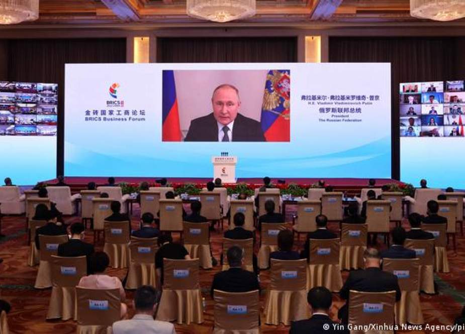 Putin Mendesak Negara-Negara BRICS untuk Bekerja Sama dengan Rusia