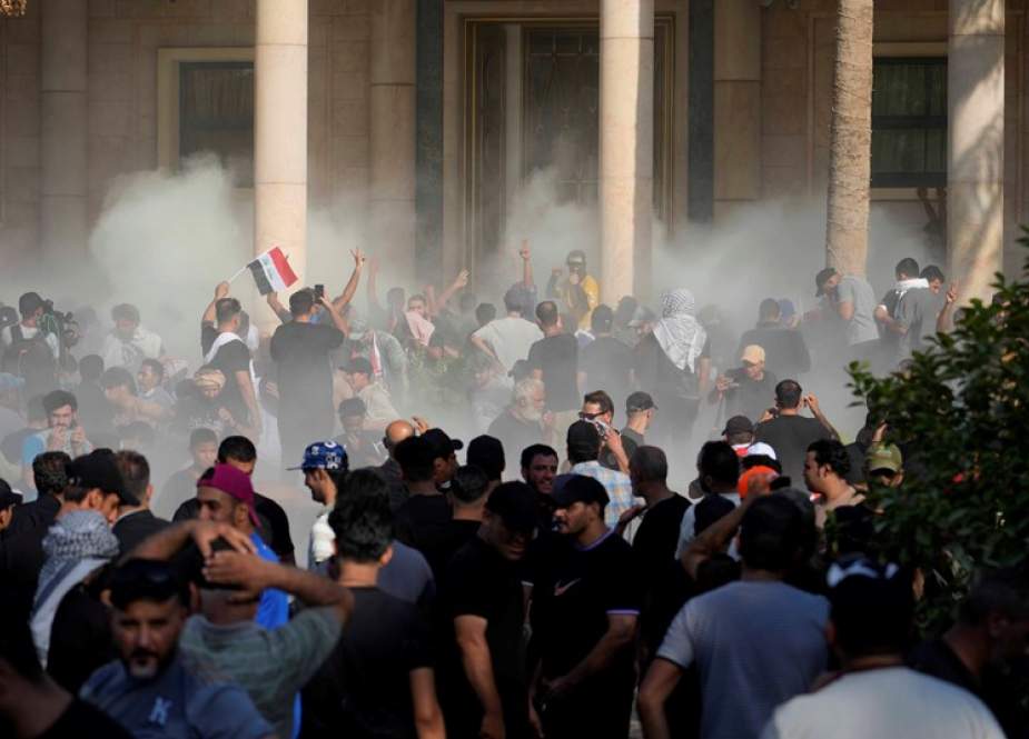 Ketegangan Tinggi di Baghdad setelah Sayyid Al-Sadr Mundur dari Politik Irak