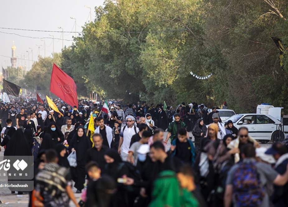 Jutaan Peziarah Syiah Menuju Karbala untuk Memperingati Arb