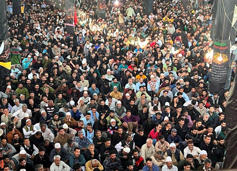 مقبوضہ کشمیر کے بمنہ و سرینگر میں اربعین امام حسین (ع) میں ہزاروں کی تعداد میں عزاداروں کی شرکت