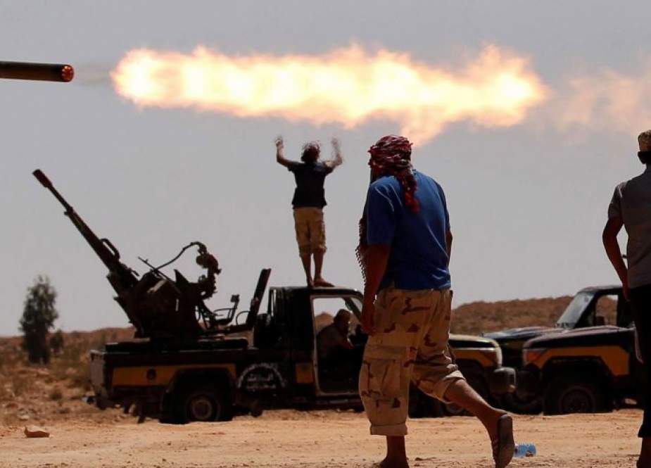 تواصل اشتباكات مسلحة بمدينة الزاوية الليبية..مقتل طفل و ثماني إصابات