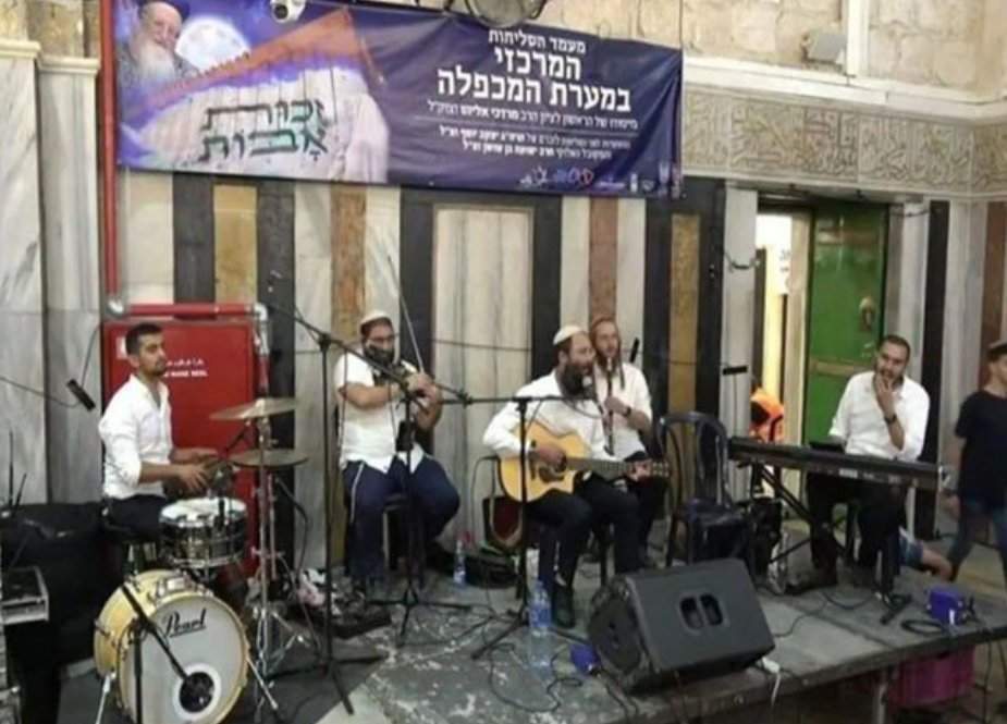 یروشلم، مسجد ابراہیم میں یہودی آباد کاروں کی ڈانس پارٹی