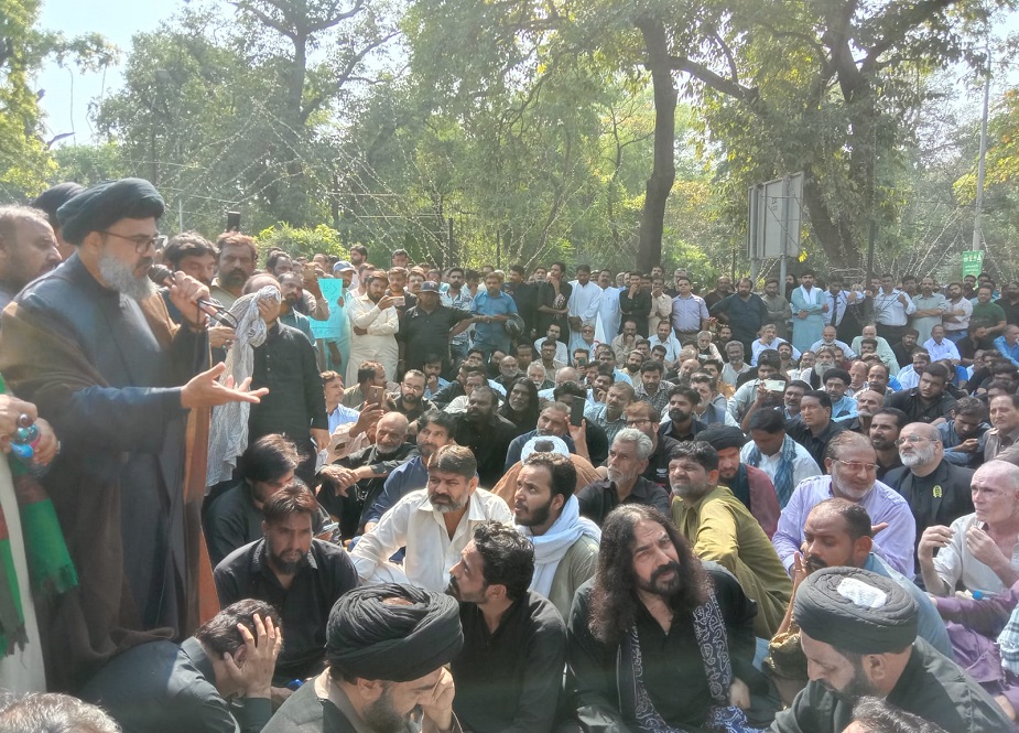 لاہور، گورنرہاوس کے باہر ذاکر نوید عاشق بی اے کی نماز جنازہ کے مناظر
