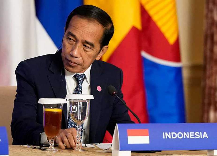 Presiden Indonesia Mengeluarkan Peringatan Tentang Perang Dingin Baru