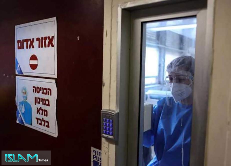 ‘Israeli’ Hospital Fires Doctor for Giving Sweets to Wounded Palestinian Boy!