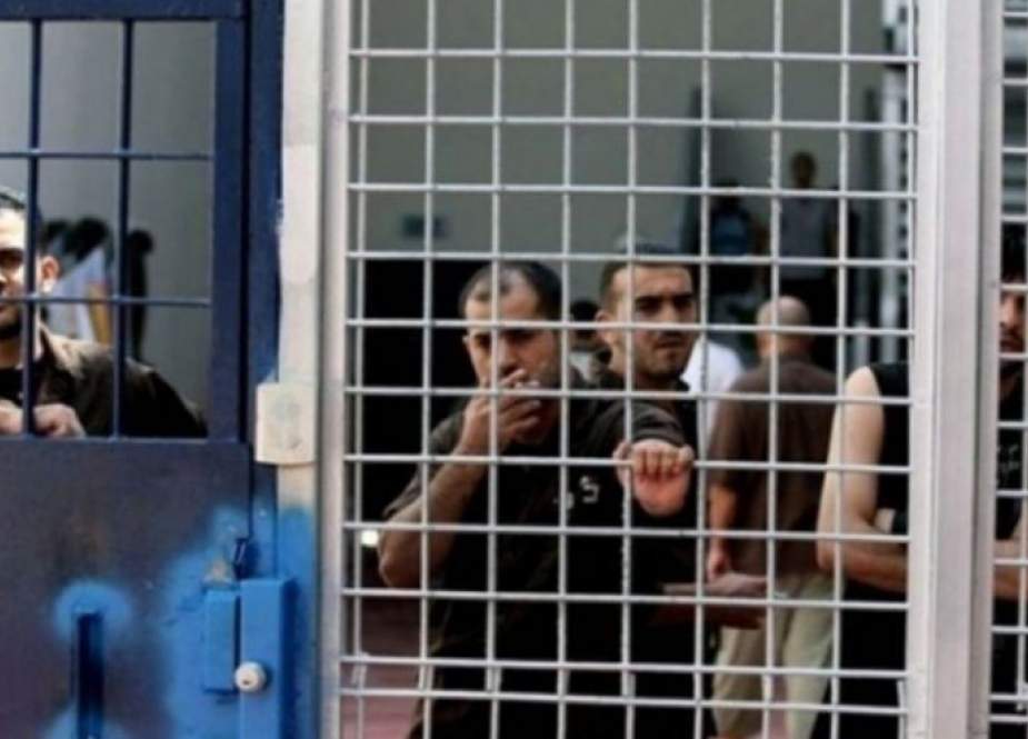أسرى سجن ‘‘عوفر‘‘ الصهيوني يتخذون خطوات نضالية جديدة