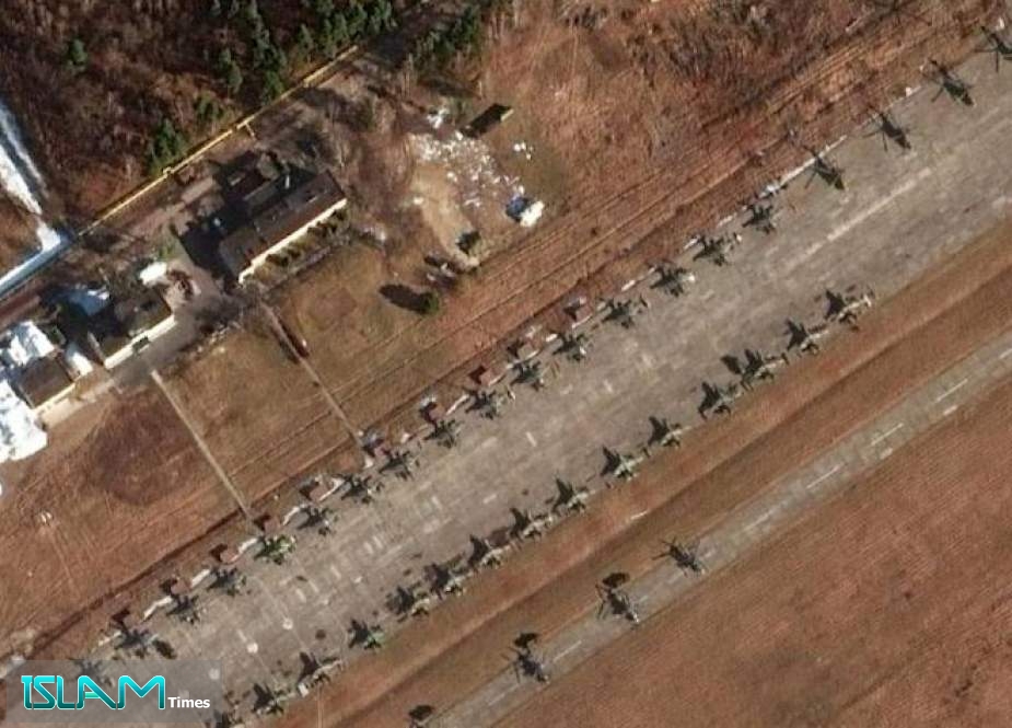 Large-scale Russian Attack Imminent: Western Satellite Images of Build-up Claim