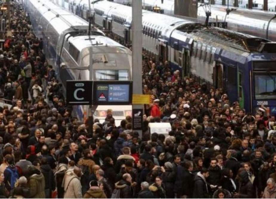 إضراب عمالي يشل حركة القطارات في فرنسا