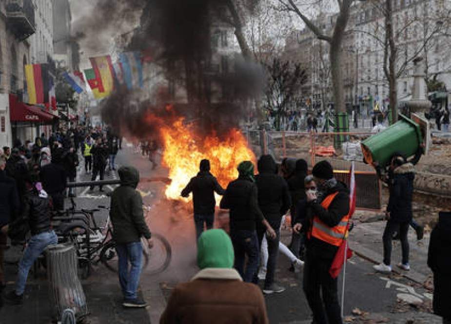 Tersangka Penembakan di Paris Mengaku Memiliki 