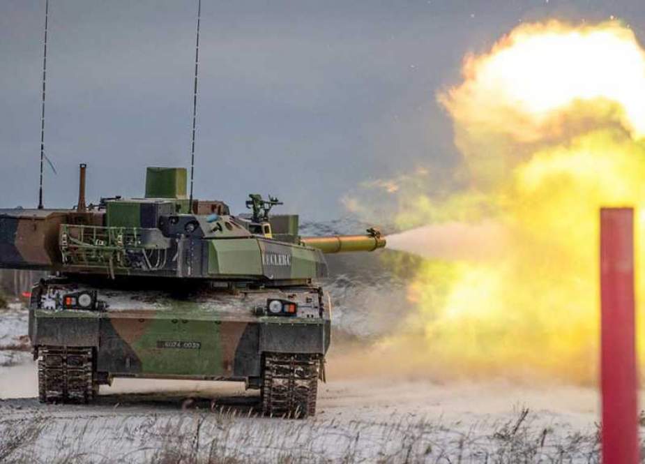 Politico: Prancis Mempertimbangkan Pengiriman Tank ke Ukraina