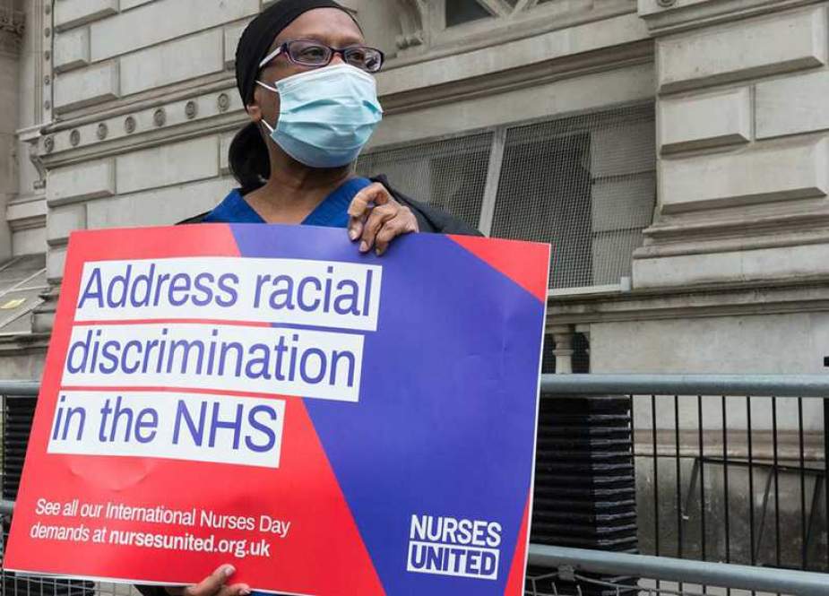 Satu dari Tiga Staf NHS Kulit Hitam & Etnis Minoritas Menghadapi Diskriminasi atau Pelecehan