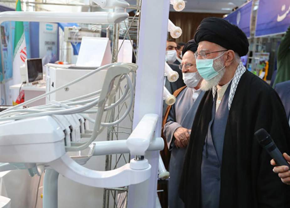 Imam Khamenei Mengunjungi Pameran Prestasi Industri Iran