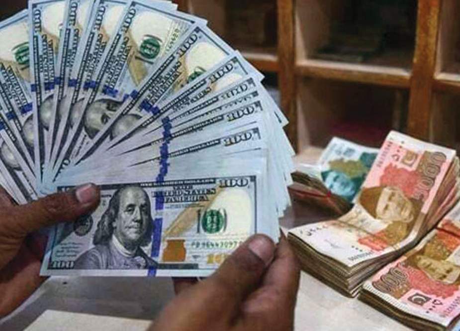 امریکی ڈالر پاکستانی روپے کے مقابلر 2 روپے 58 پیسے سستا ہو گیا