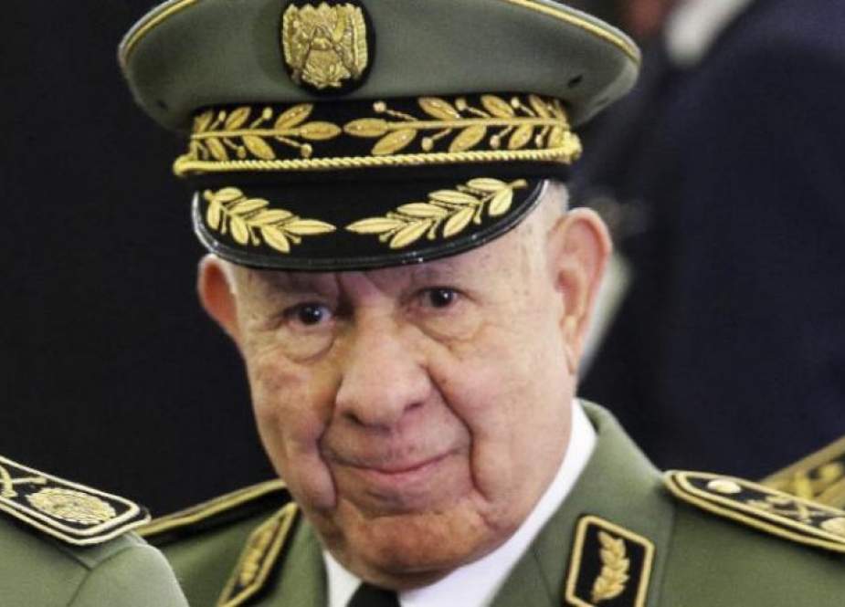 رئيس أركان الجيش الجزائري يستقبل نظيره القطري