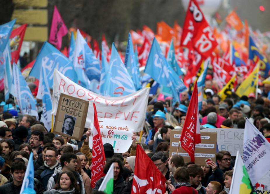 Prancis Lumpuh oleh Protes Reformasi Pensiun