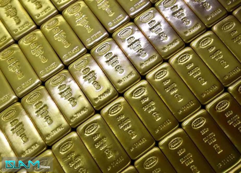 US Banking Crisis: Investors Turn to Gold as Safe Haven
