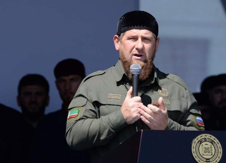 Pemimpin Chechnya Memberi Hadiah atas 