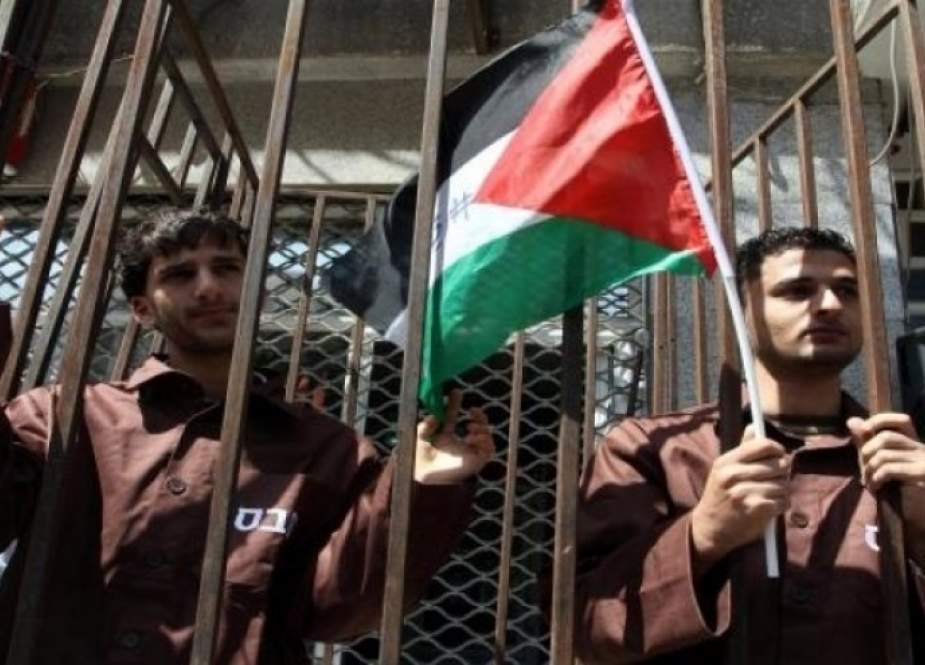2000 أسير فلسطيني يبدأون الإضراب عن الطعام في سجون الاحتلال