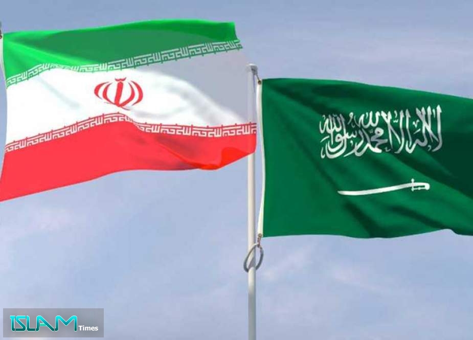 Iran, Saudi FMs Discuss Bilateral Ties