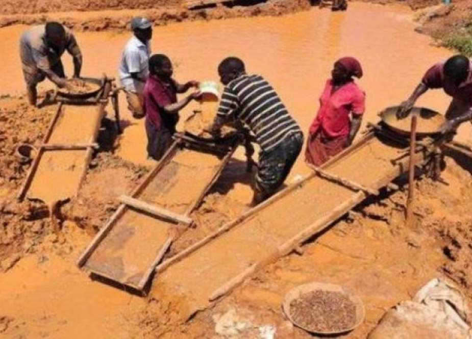 مصرع 10 عمال اثر انهيار منجم للذهب في السودان
