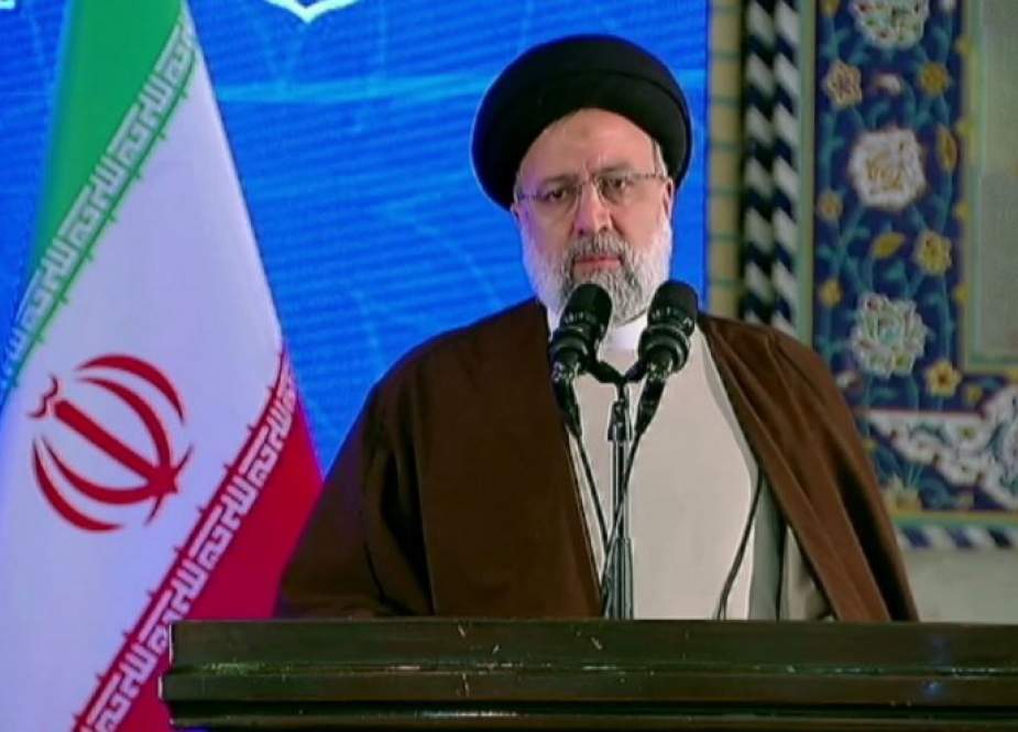رئيسي : يوم الجمهورية الاسلامية يجسد ارادة الشعب في تكريس السيادة الدينية