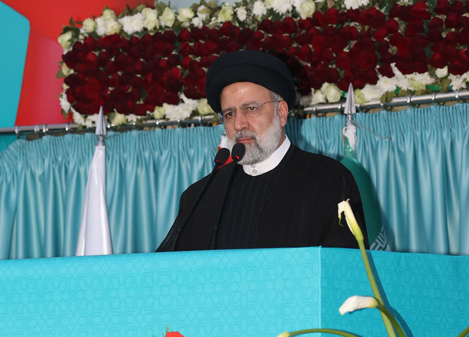 روضہ حضرت زینب (س) میں کمانڈروں اور مختلف مذاہب کے علماء سے ابراہیم رئیسی کا خطاب