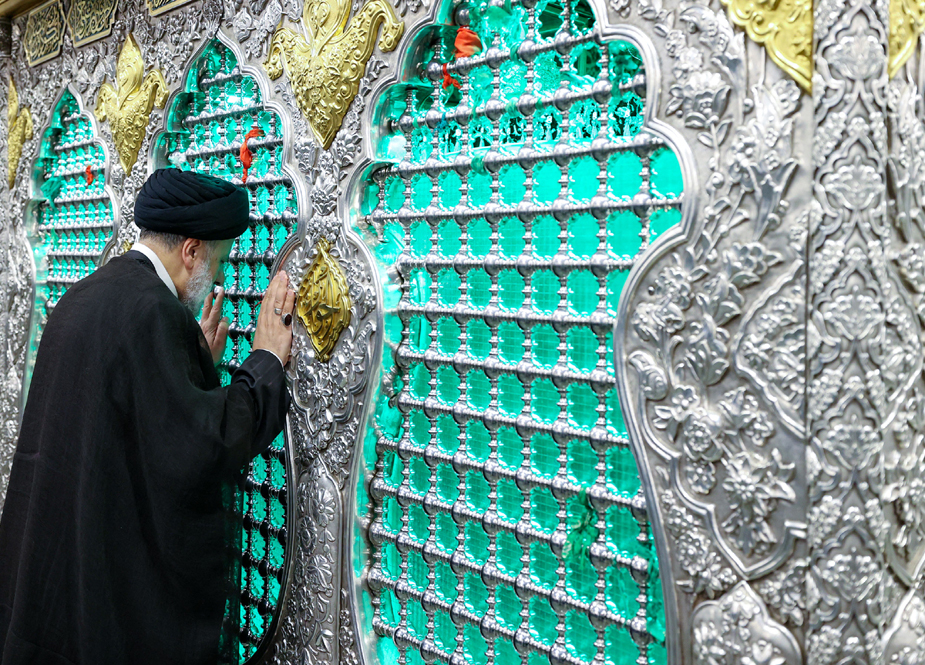 ایران کے صدر آیت اللہ ابراہیم رئیسی کی شام کے دورہ کے دوران ضریح حضرت زینب (س) پر حاضری