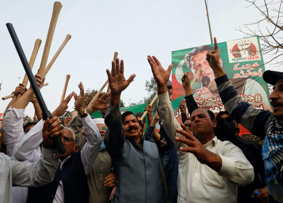 اعتراض هواداران عمران خان پس از دستگیری وی