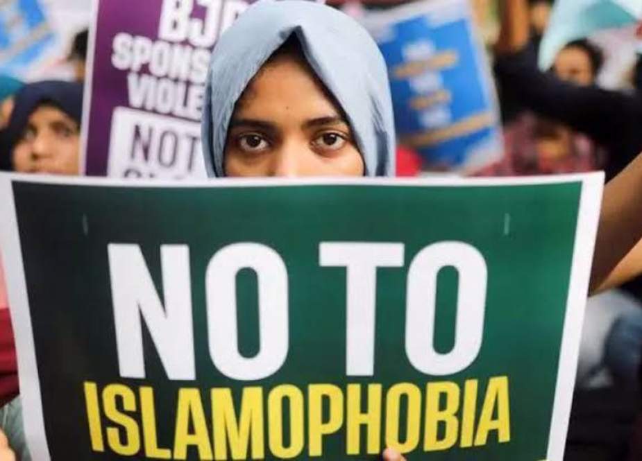 Bagaimana Islamofobia Menekan, Meminggirkan dan Menghilangkan Kehadiran Muslim*