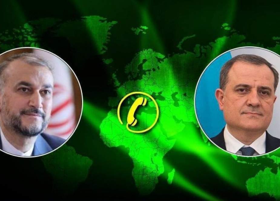 وزيرا الخارجية الايراني والاذربيجاني يتباحثان العلاقات بين البلدين