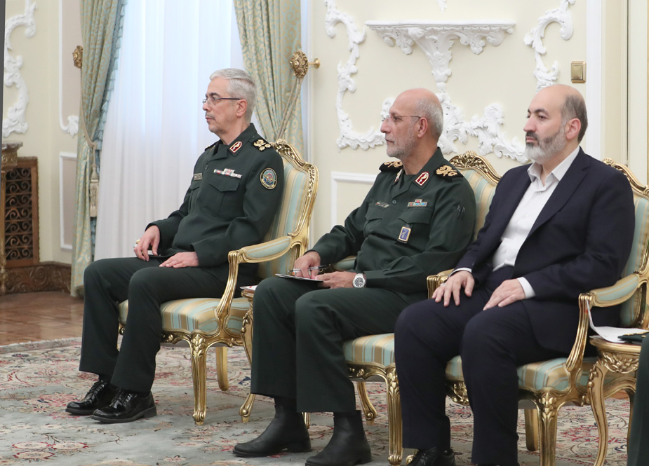آرمی چیف جنرل عاصم منیر کی دورہ ایران کے موقع پر صدر آیت اللہ ابراہیم رئیسی سے ملاقات