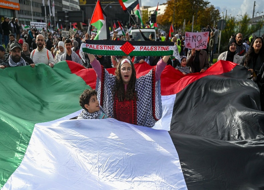 جرمن عوام کے غزہ کے ساتھ اظہار یک جہتی کی تصویر